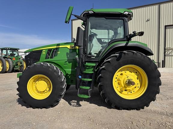Image of John Deere 7R 210 equipment image 1