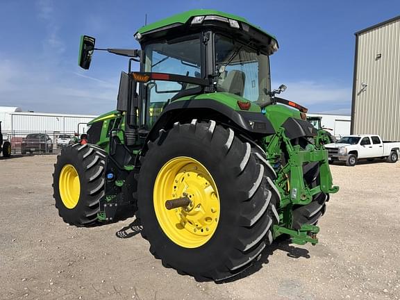Image of John Deere 7R 210 equipment image 2