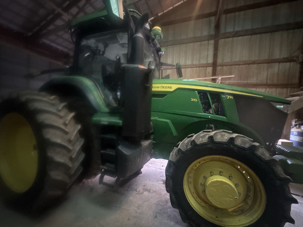 Image of John Deere 7R 210 Primary image