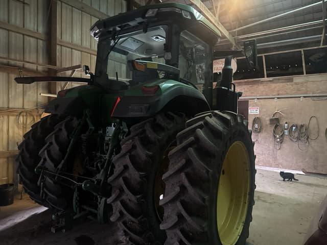 Image of John Deere 7R 210 equipment image 1