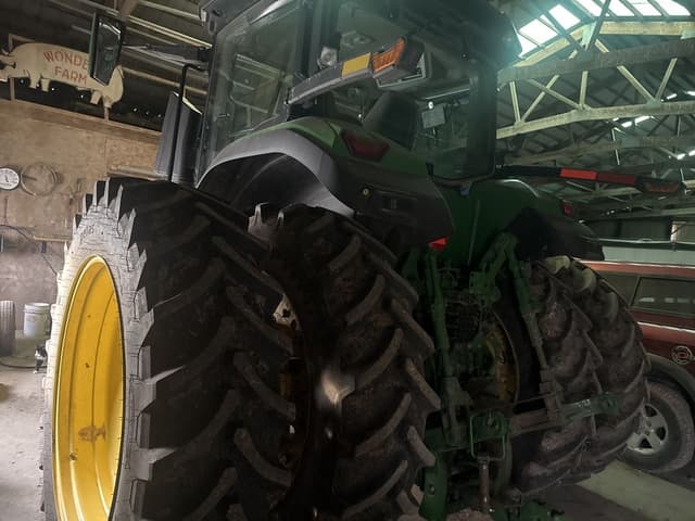 Image of John Deere 7R 210 equipment image 2