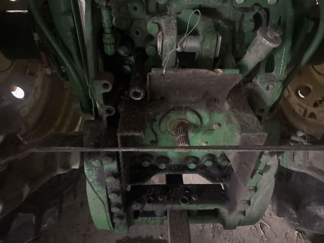 Image of John Deere 7R 210 equipment image 3