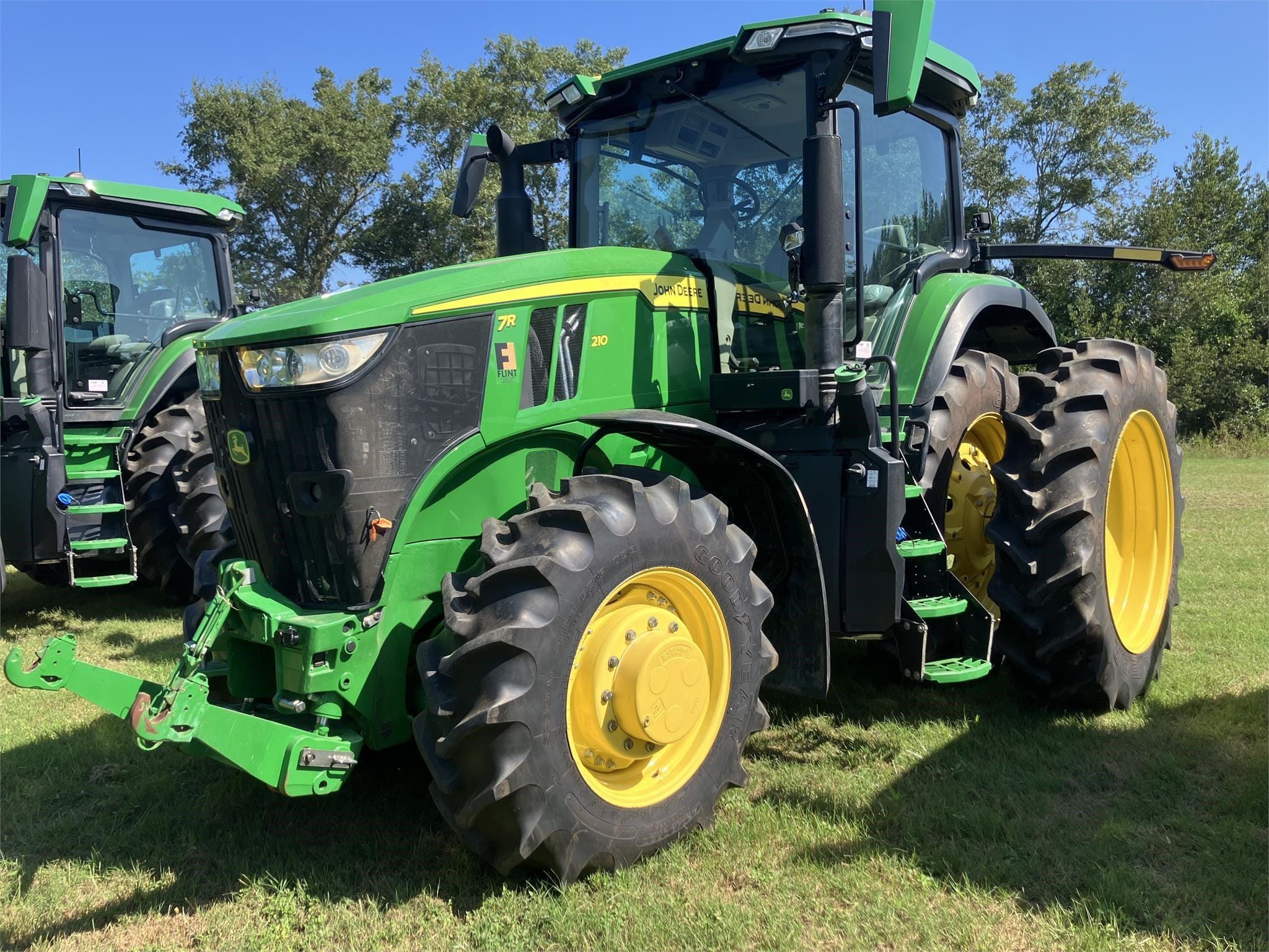 2022 John Deere 7R 210 Equipment Image0