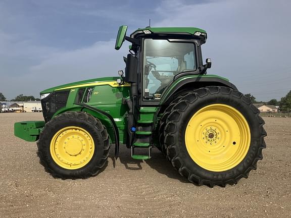 Image of John Deere 7R 210 equipment image 1