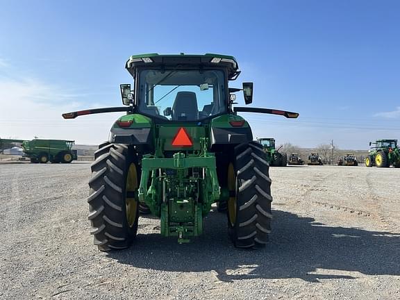 Image of John Deere 7R 210 equipment image 3