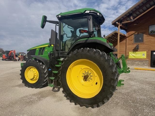 Image of John Deere 7R 210 equipment image 3