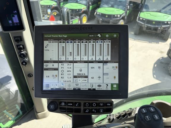 Image of John Deere 7R 210 equipment image 2