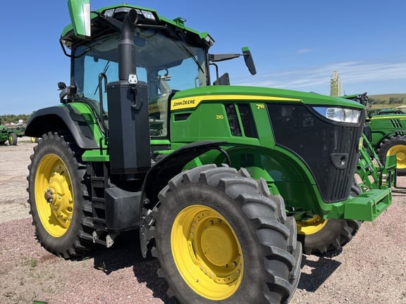 2022 John Deere 7R 210 Equipment Image0