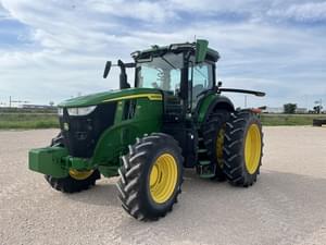 2022 John Deere 7R 210 Image
