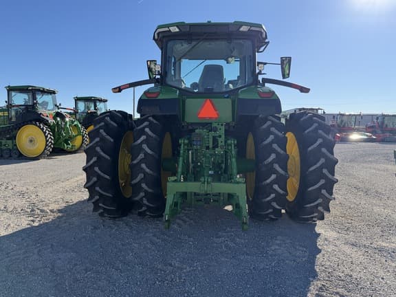 Image of John Deere 7R 210 equipment image 4
