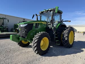 2022 John Deere 7R 210 Image