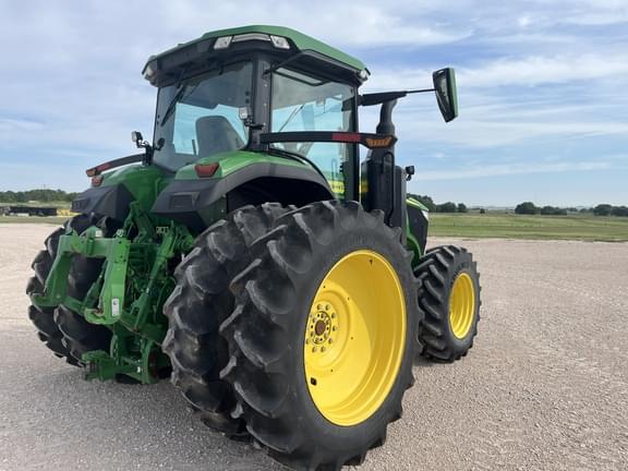 Image of John Deere 7R 210 equipment image 4