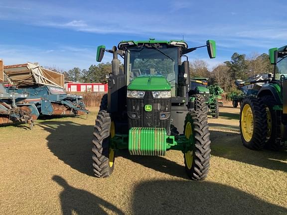 Image of John Deere 7R 210 equipment image 2