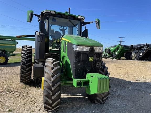 Image of John Deere 7R 210 equipment image 1