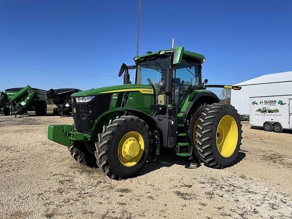 Image of John Deere 7R 210 equipment image 2