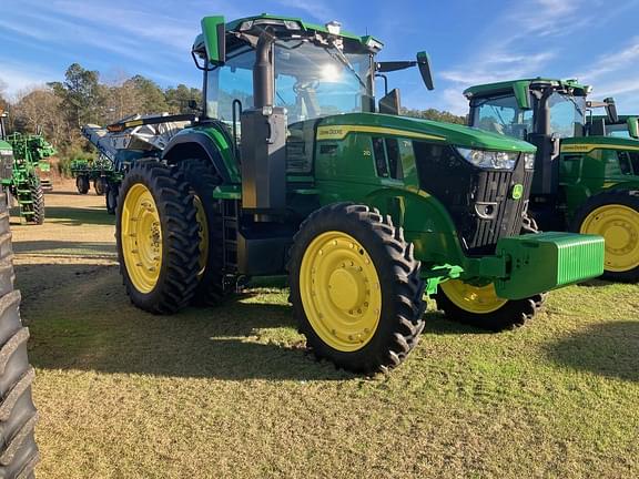 Image of John Deere 7R 210 equipment image 2