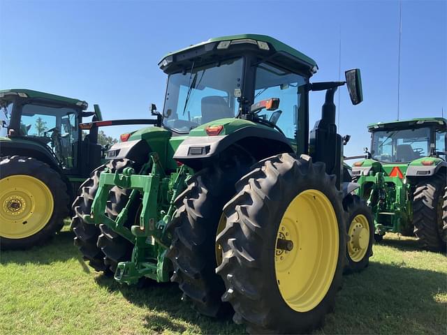 Image of John Deere 7R 210 equipment image 3