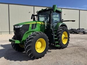 2022 John Deere 7R 210 Image