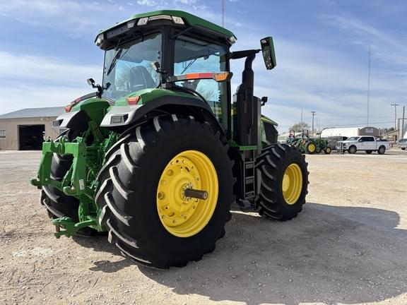 Image of John Deere 7R 210 equipment image 4