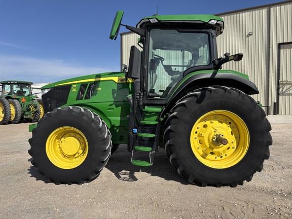 Image of John Deere 7R 210 equipment image 1