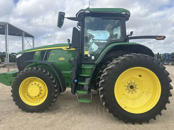 Image of John Deere 7R 210 equipment image 1