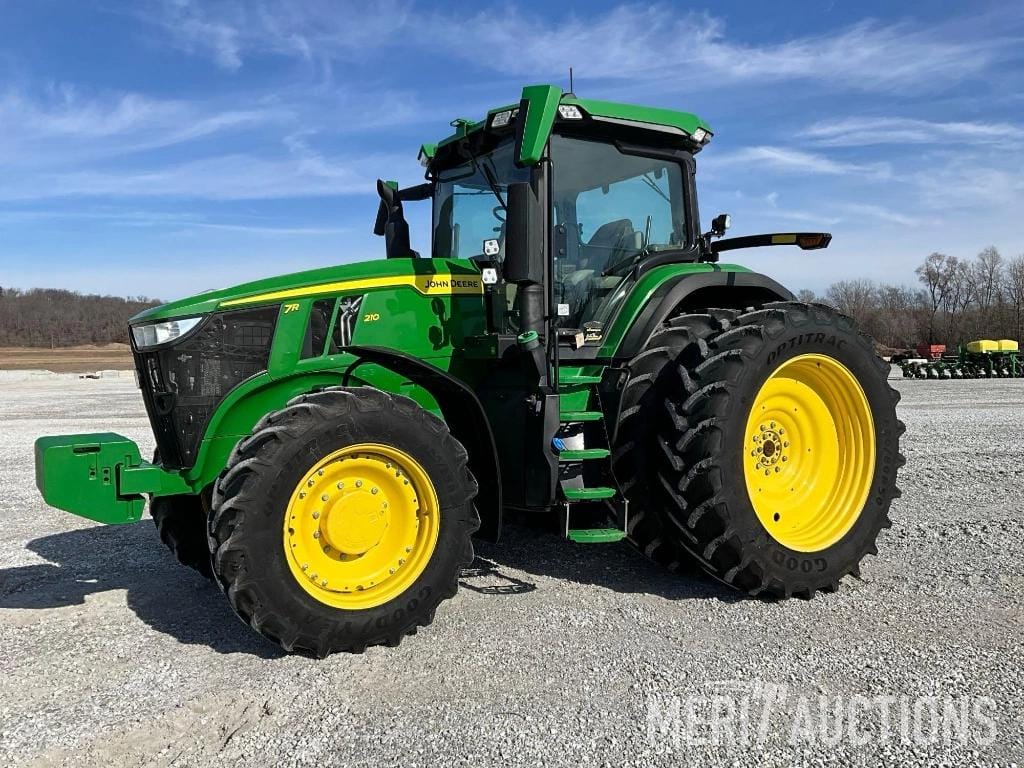 2022 John Deere 7R 210 Equipment Image0