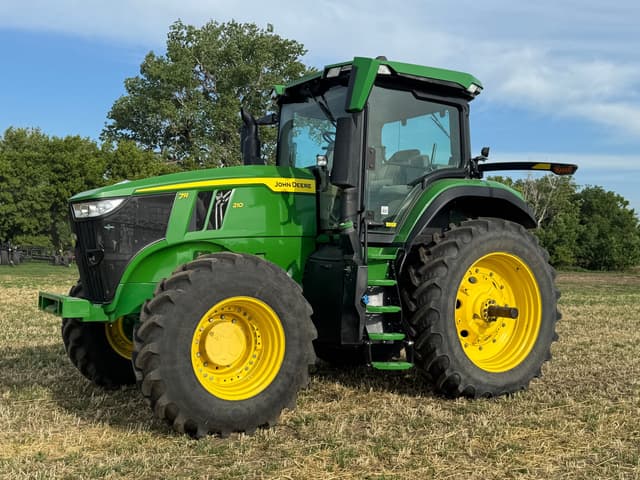 Image of John Deere 7R 210 equipment image 1