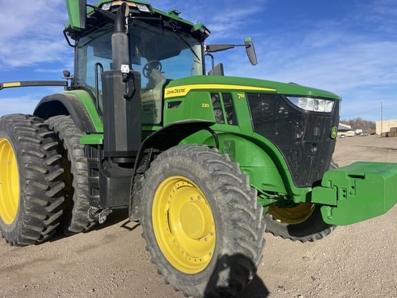 2022 John Deere 7R 230 Equipment Image0