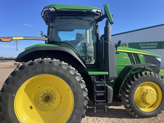 Image of John Deere 7R 230 equipment image 2