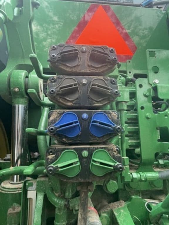 Image of John Deere 7R 230 equipment image 4