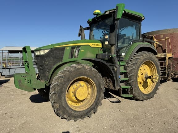 Image of John Deere 7R 230 equipment image 2