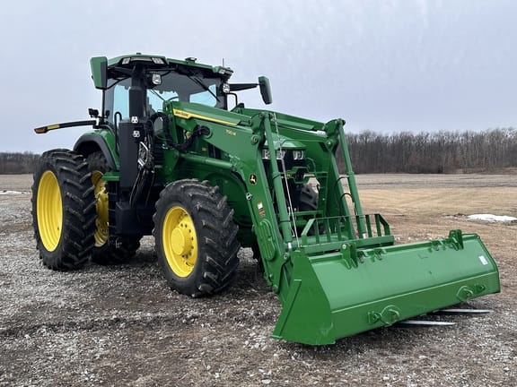 2022 John Deere 7R 230 Equipment Image0