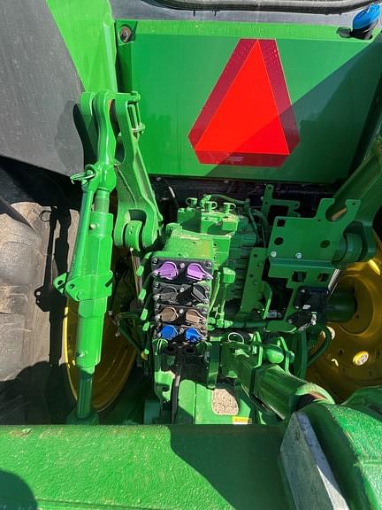 Image of John Deere 7R 230 equipment image 2