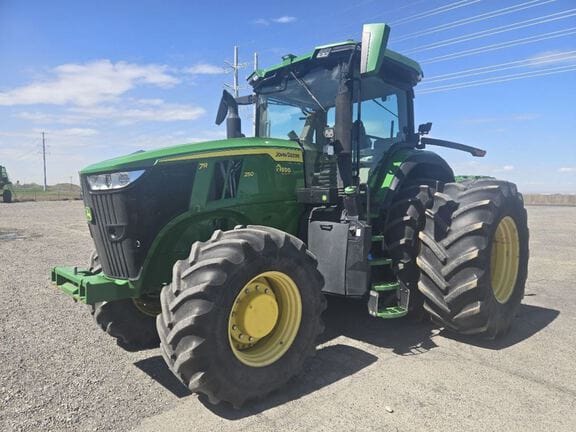 2022 John Deere 7R 250 Equipment Image0