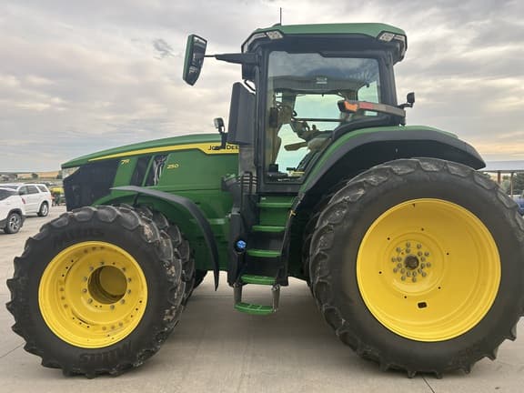 Image of John Deere 7R 250 equipment image 3
