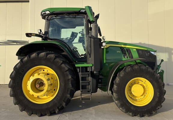 Image of John Deere 7R 270 equipment image 1