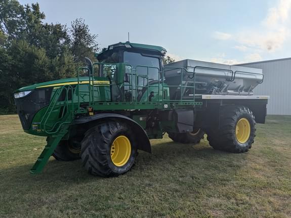 Image of John Deere 800R equipment image 2