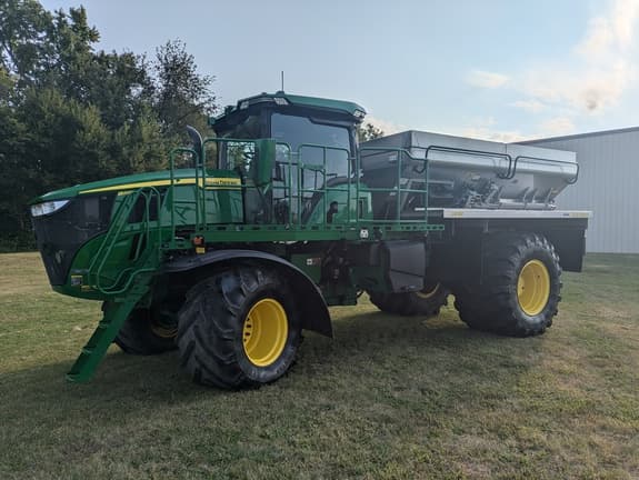Image of John Deere 800R equipment image 4