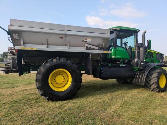 Image of John Deere 800R equipment image 3