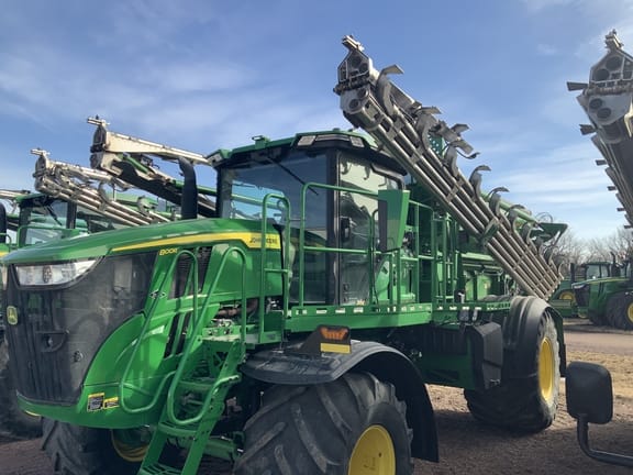 2022 John Deere 800R Equipment Image0