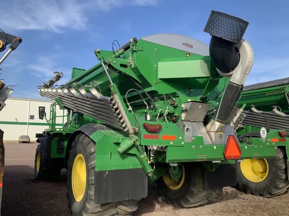 Image of John Deere 800R equipment image 4