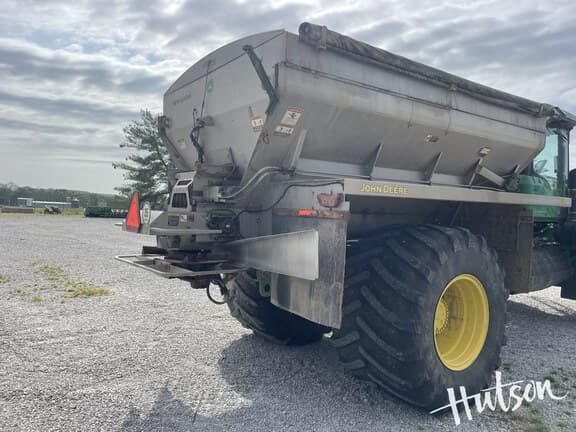 Image of John Deere 800R equipment image 4