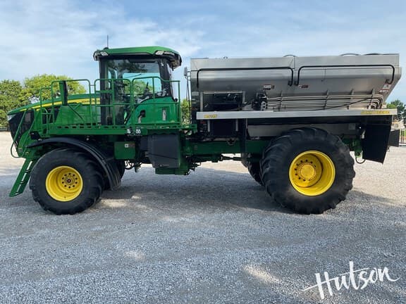 Image of John Deere 800R equipment image 4