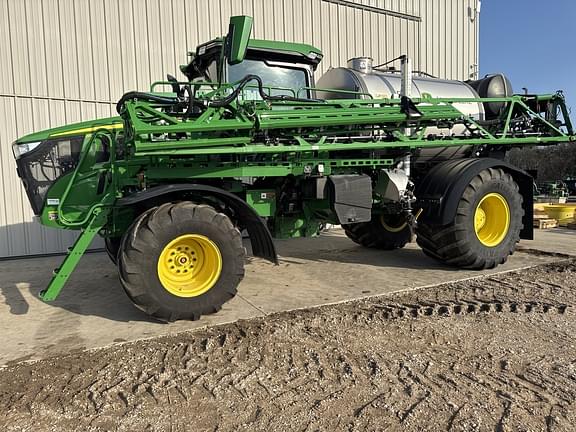 Image of John Deere 800R equipment image 2