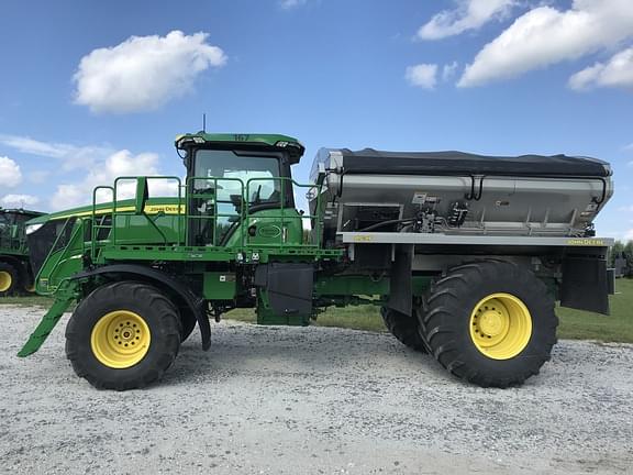 Image of John Deere 800R equipment image 2