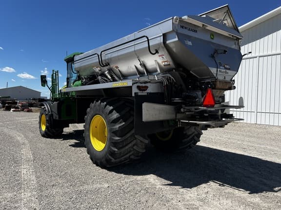 Image of John Deere 800R equipment image 3