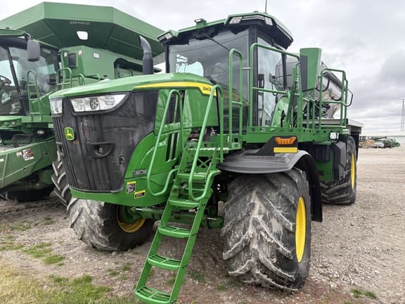 Image of John Deere 800R Primary image