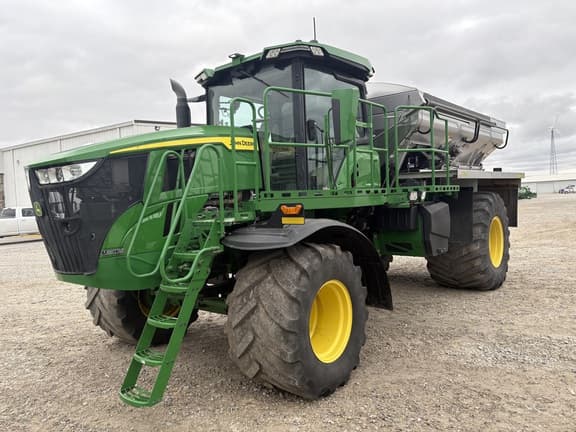 Image of John Deere 800R equipment image 1