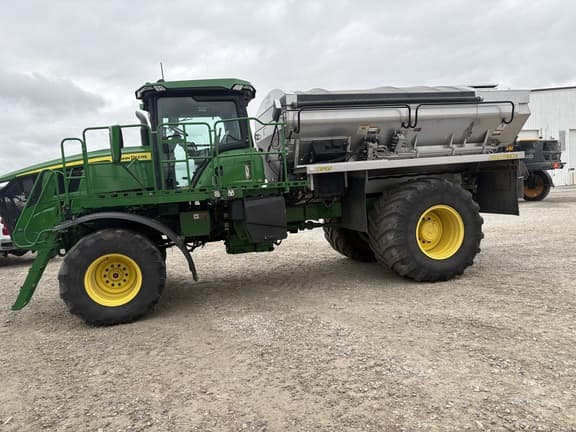 Image of John Deere 800R equipment image 4