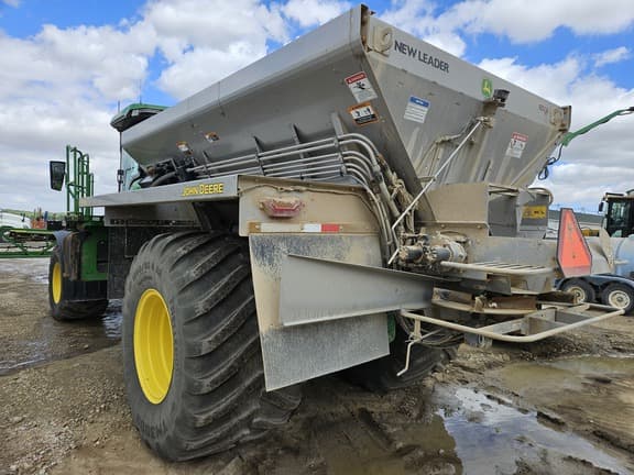 Image of John Deere 800R equipment image 3
